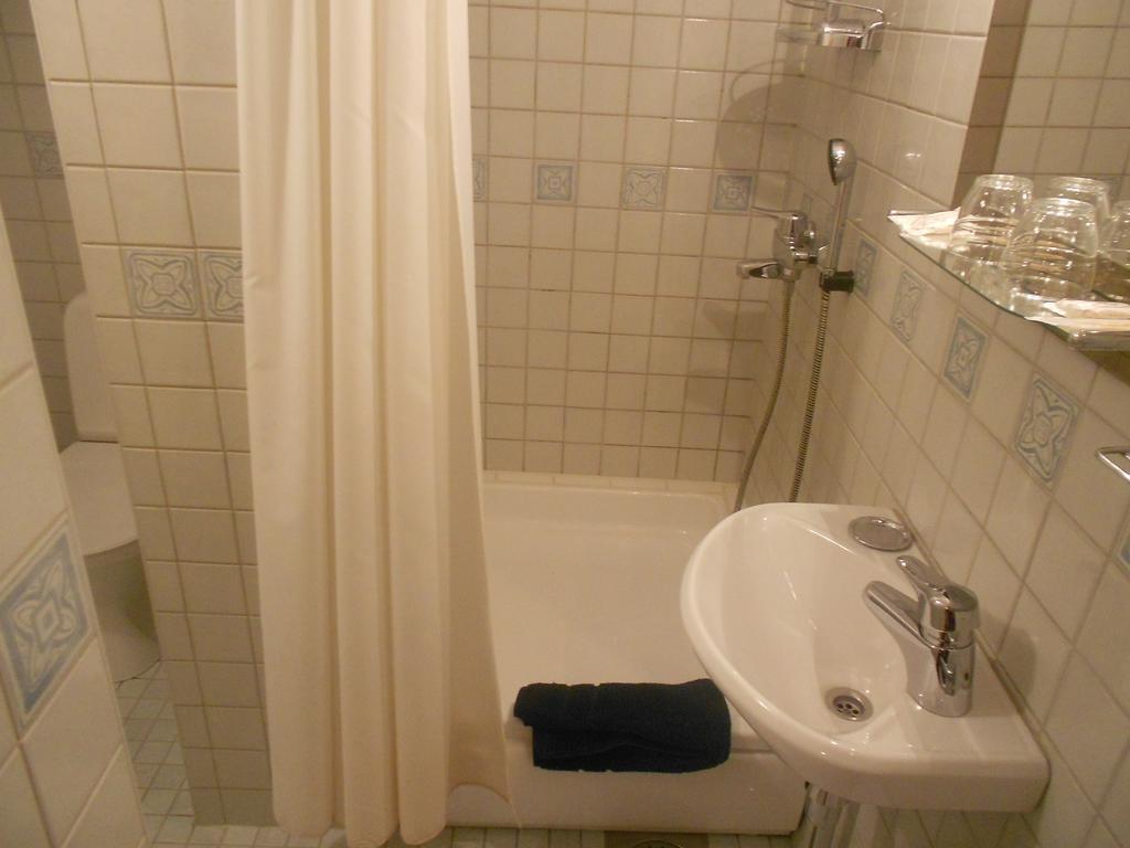 Poska Villa Guesthouse Таллин Номер фото