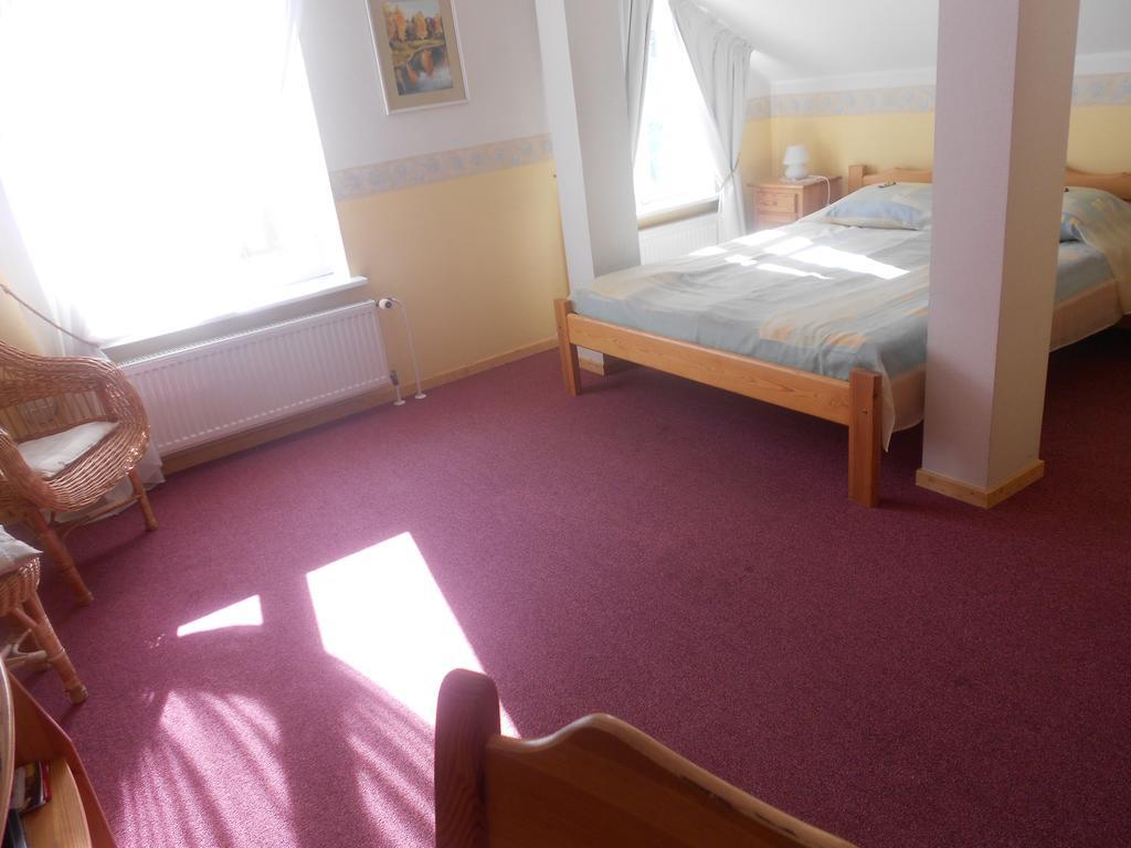 Poska Villa Guesthouse Таллин Номер фото