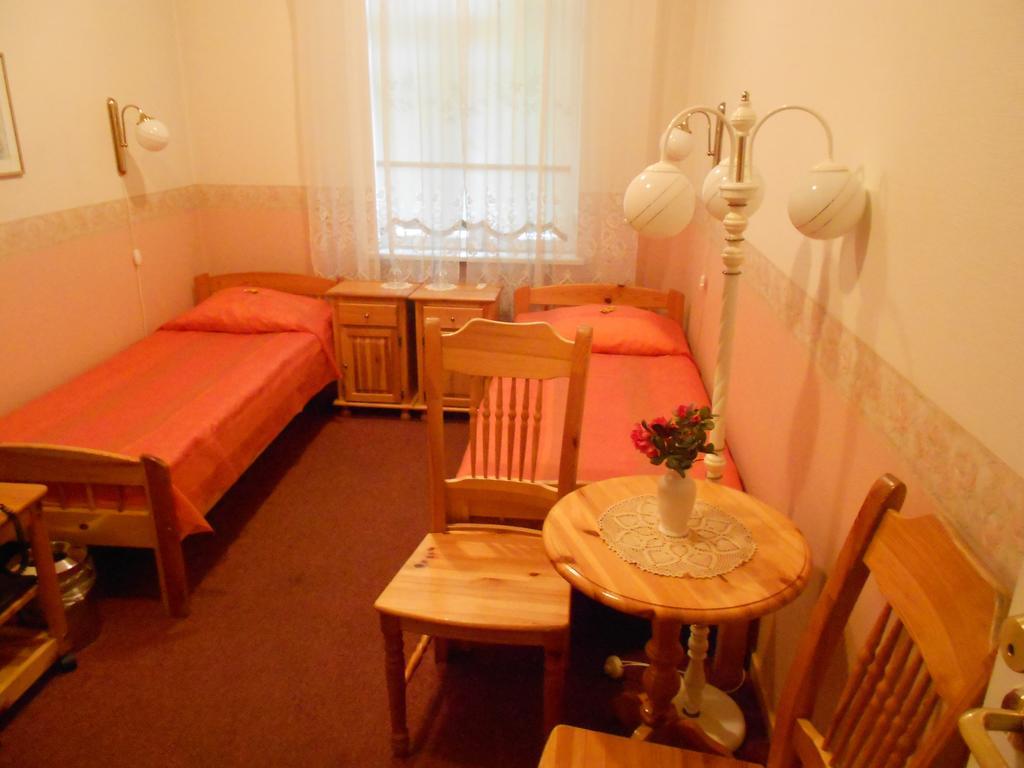 Poska Villa Guesthouse Таллин Номер фото