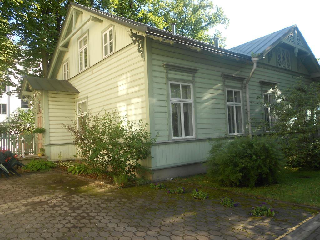 Poska Villa Guesthouse Таллин Экстерьер фото