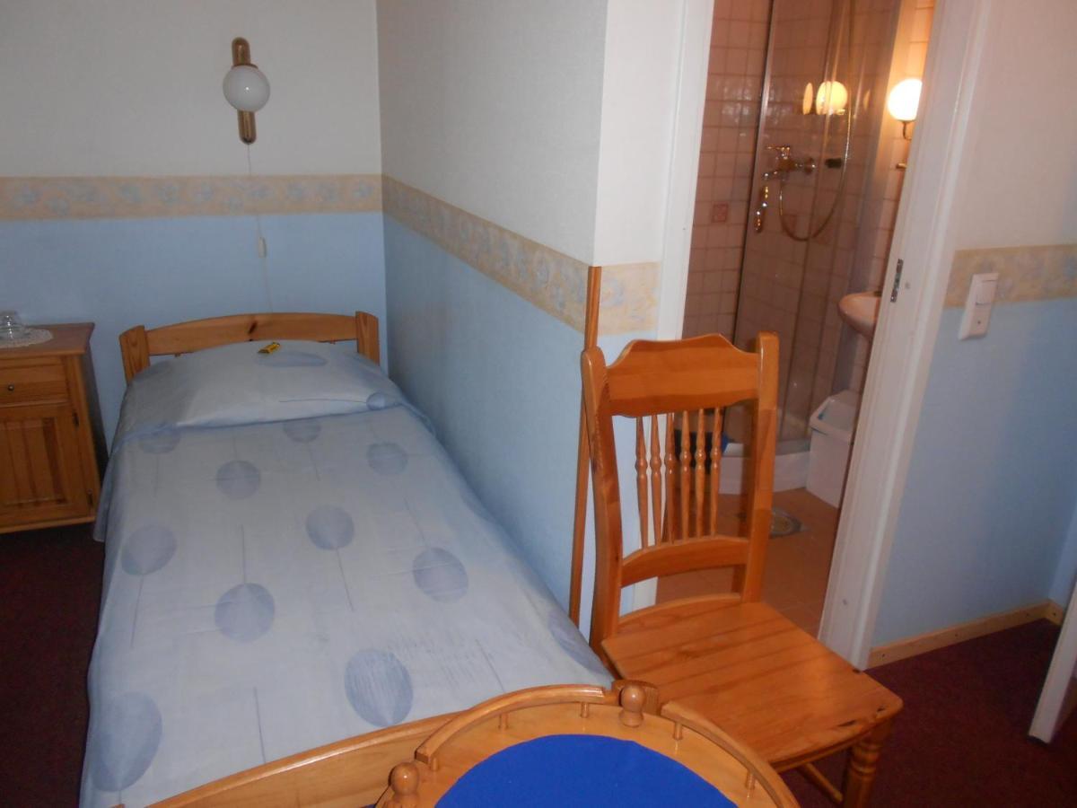 Poska Villa Guesthouse Таллин Номер фото