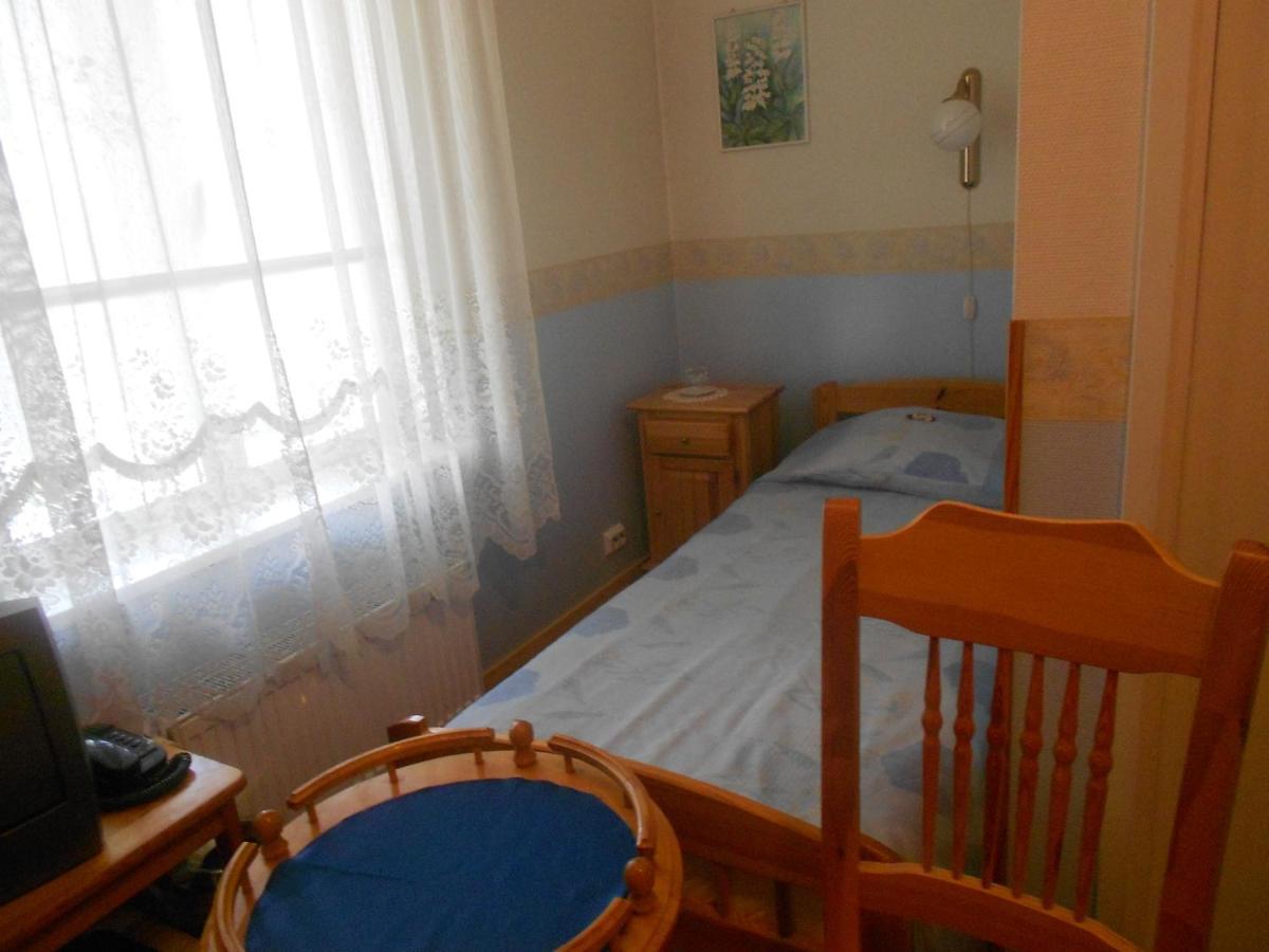 Poska Villa Guesthouse Таллин Номер фото