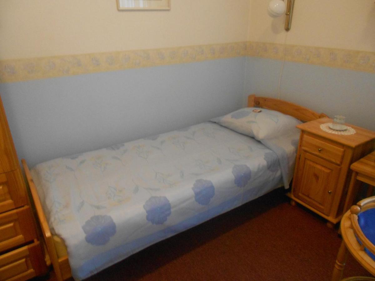 Poska Villa Guesthouse Таллин Номер фото